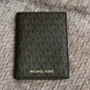 USED Michael Kors Monogrammed wallet